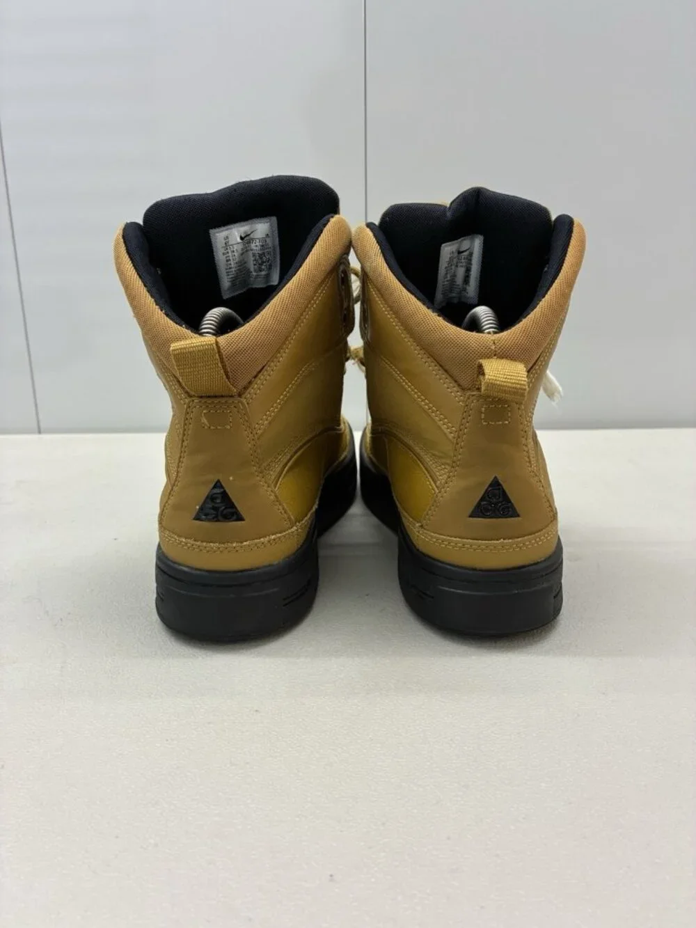 Nike Woodside 2 ACG Kids Yellow Black Waterproof Boots Lace Up US 6Y